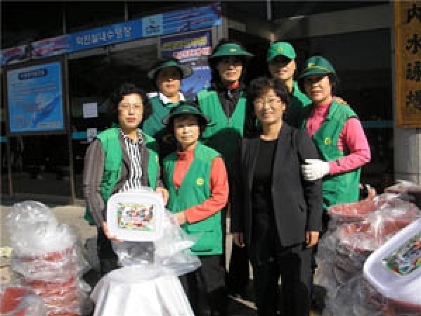 우아1동 새마을 부녀회 김장담그기