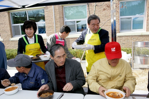 덕진노인복지회관 행복밥차 봉사활동