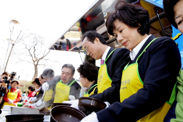 덕진노인복지회관 행복밥차 봉사활동