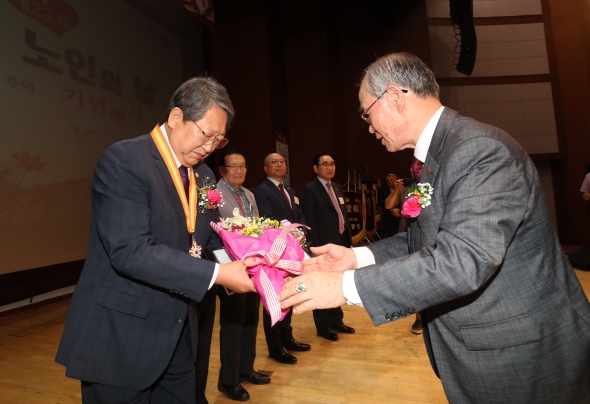 전주시 노인의장 공익장 수상