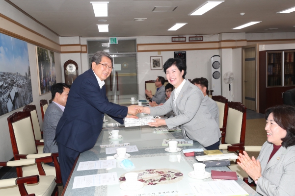 천안시의회 행정안전위원회 방문