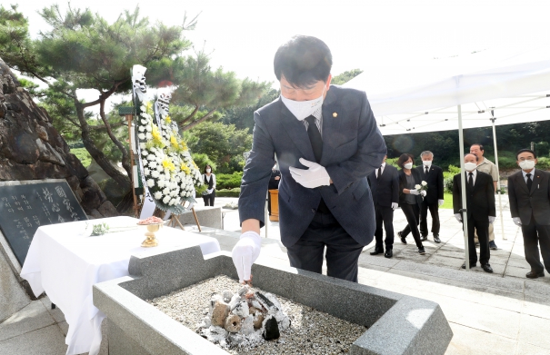 제76주년 광복절 추념탑 참배