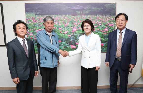 연꽃예술가 사진기증