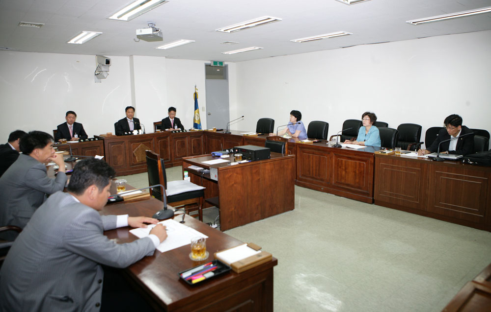 윤리특별위원회