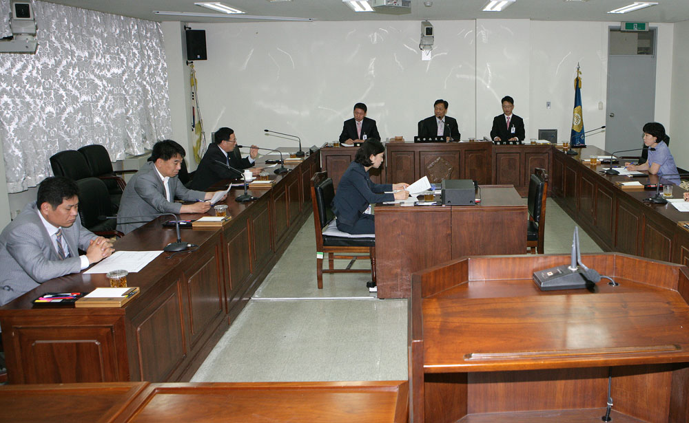 윤리특별위원회