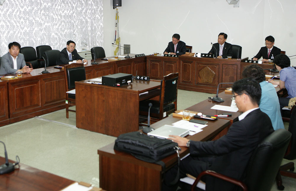 윤리특별위원회