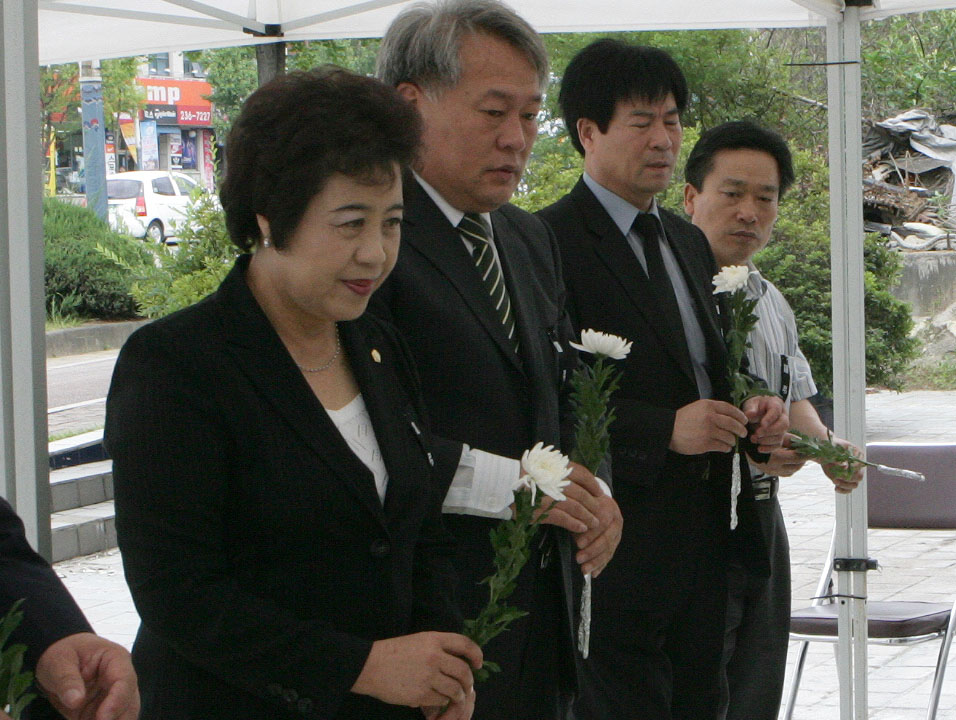 고 김대중 대통령 합동분향소 분향