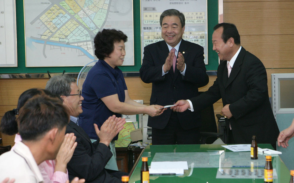 금암1동 위문품전달