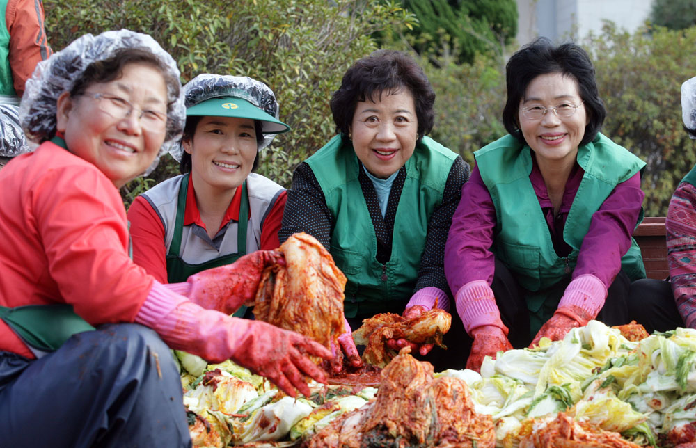 새마을회 김장김치 담그기 동참