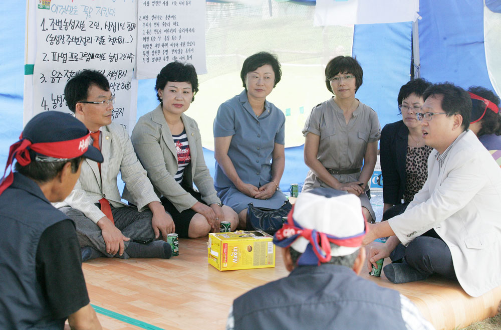 파업 중 환경미화원들과의 대화