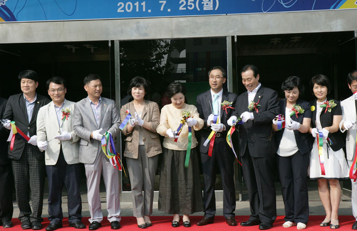 덕진수영장 개장