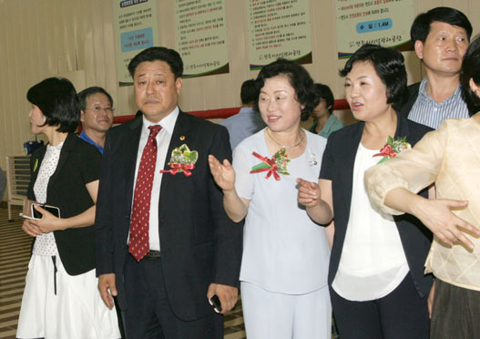 덕진수영장 개장