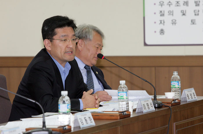 전주 창원시의회 조례연구 토론