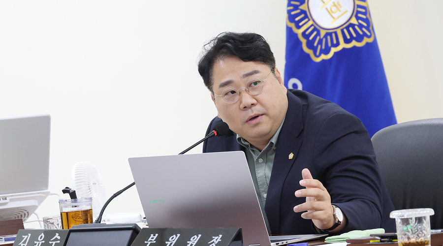 전주시의회 김윤수 행정위원회 부위원장 사진