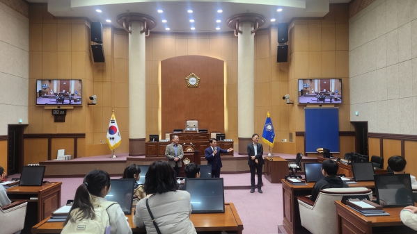 250402 동초등학교 학생회장단 (5).jpg