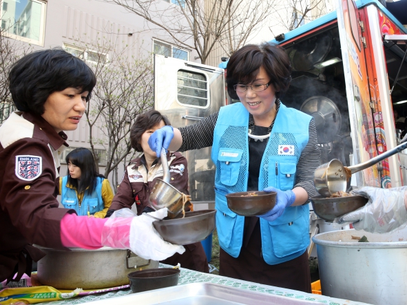 어르신들과 점심나누어요