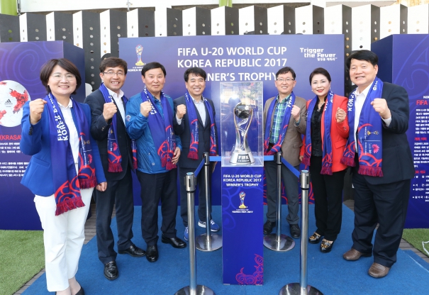 월드컵 우승트로피 전주에