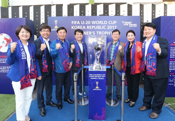 월드컵 우승트로피 전주에 