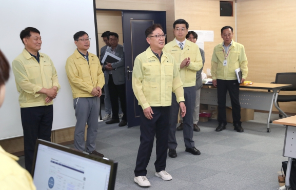 을지훈현 상황실 격려