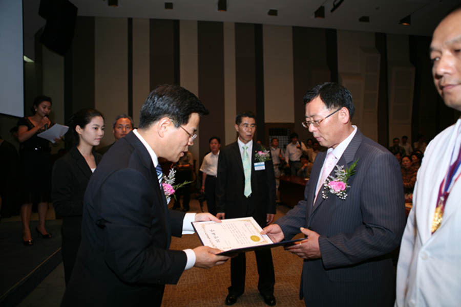 전국지역신문협회로부터 의정대상 수상