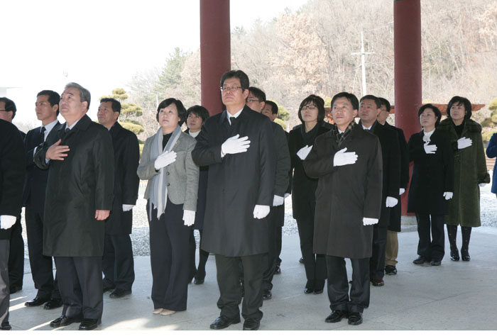 새해 군경묘지 참배