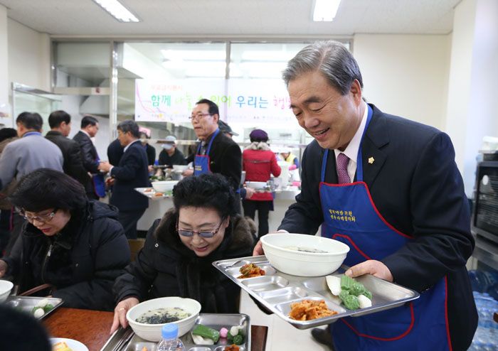 어르신들 많이드세요
