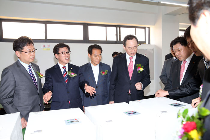 어드밴스드웨이브 준공식