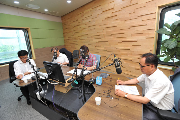 KBS라디오 이경한의 집중토론